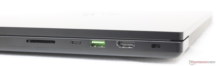 Sağ tarafta: SD kart okuyucu, USB-C 3.2 Gen. 2 w/ Thunderbolt 5 + Güç Dağıtımı + DisplayPort 1.4, USB-A 3.2 Gen. 2, HDMI 2.1, Kensington kilidi