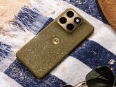 Motorola Edge 2026, kumaş yüzeyli göz alıcı bir arka yüzeye sahiptir.
