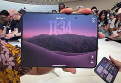 Apple'ın ilk katlanabilir telefonu olan iPhone Duo, yıllarca süren bekleyişin ardından nihayet piyasaya çıktı.