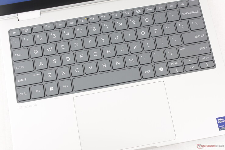 Klavye ve clickpad önceki nesil modele göre daha büyük