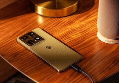 Motorola'nın alışveriş uygulamalarına ortaklık kodları yerleştirdiği iddia ediliyor.