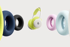 Beats 360 kulaklıklarına, çeşitli renklerdeki UltraPlush veya nefes alabilen Performance Knit kulak yastıkları takılabilir.