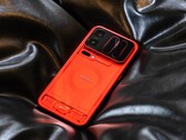 Global Xiaomi 18 Pro (Max), Avrupa'da şeffaf kırmızı sürümüyle satışa sunulmayacak, ancak bunun yerine farklı bir kırmızı tonu bekleyebilirsiniz.