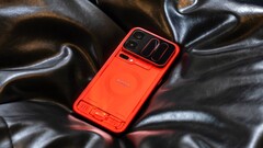 Global Xiaomi 18 Pro (Max), Avrupa'da şeffaf kırmızı sürümüyle satışa sunulmayacak, ancak bunun yerine farklı bir kırmızı tonu bekleyebilirsiniz.