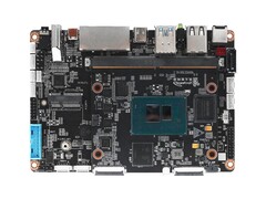 Youyeetoo K1'in Intel N100 işlem modülü, taşıyıcı kartına SO-DIMM tipi bir kenar konektörü aracılığıyla bağlanır