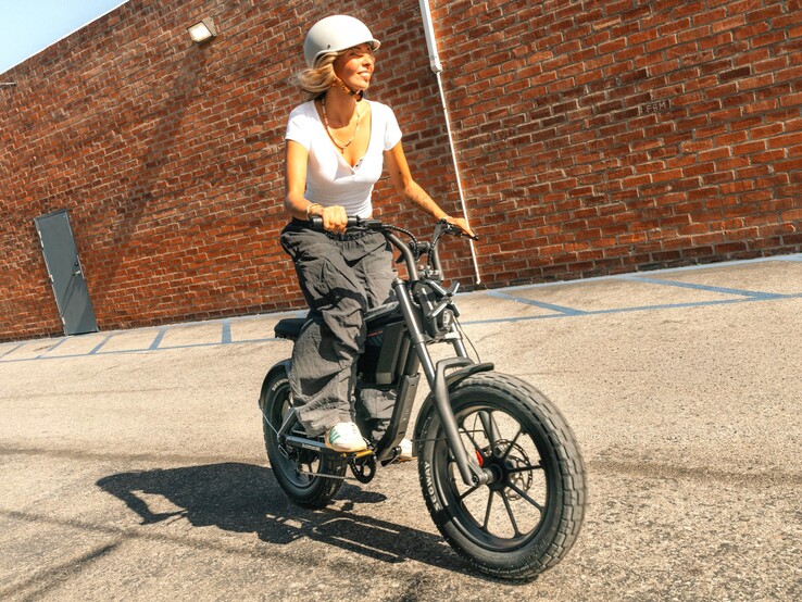 Segway Xyber Air e-bisiklet, yokuş kalkış desteği ve yokuş iniş kontrolü ile sürücülere yardımcı olur.
