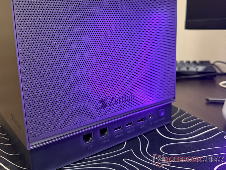 NAS'ın arkasındaki bağlantı noktaları