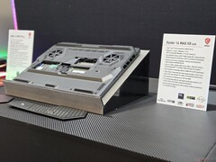 MSI Raider 16 HX Max, yeni alt panel tasarımıyla CES 2026'da sergileniyor (Görsel kaynağı: Notebookcheck)