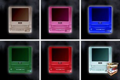 RetroBox küçük bir LCD ekran ile bir VHS oynatıcıyı bir araya getiriyor (Resim kaynağı: RetroBox)