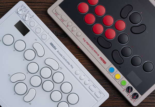 8BitDo Arcade Controller Pro, iki farklı renkte sunulmaktadır.