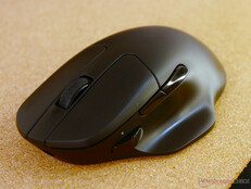 Keychron M7 8K kablosuz oyun faresi.