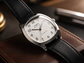 Timex Marlin Tonneau TW2Y84300IK modelinin kadranı beyazdır