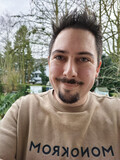 Huawei Mate X6'nın ana kamerasını kullanarak selfie (portre modu)