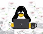 Bir Linux geliştiricisinin çalışma alanını dolduran yapay zeka tarafından üretilen hata raporlarından bunalmış Tux tarzı bir penguen.