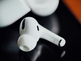 Yeni nesil Apple AirPods Pro iki kameraya sahip olacak.