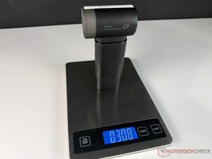 El tipi vantilatörün ağırlığı 300 g'ın biraz üzerindedir.