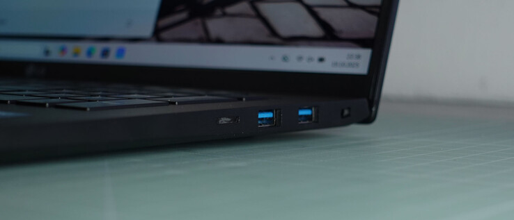 2 x USB-A 3.1, Kensington Kilit Yuvası