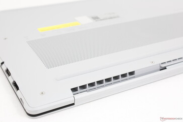 Şasinin arkası boyunca egzoz delikleri