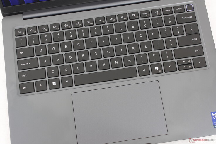 Dell Pro 7 13 2'si 1 arada modelindekiyle aynı yazma ve tıklama deneyimi