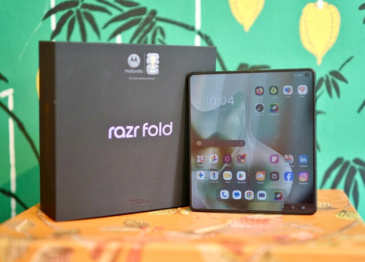 Motorola Razr Fold İncelemesi. Test cihazı notebooksbilliger.de tarafından sağlanmıştır.