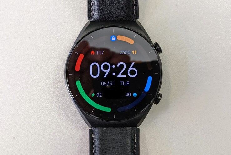 Xiaomi Watch S1'in ekranı safir camla korunuyor.