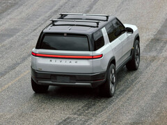 Rivian R2 arka.