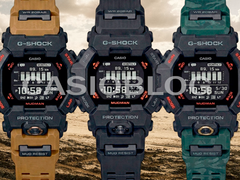 Resimde Casio G-Shock GDG-B100-1 (tamamen siyah), GDG-B100-1A3 (yeşil kamuflaj kayışlı siyah) ve GDG-B100-1A5 (kum kayışlı siyah) görülmektedir.