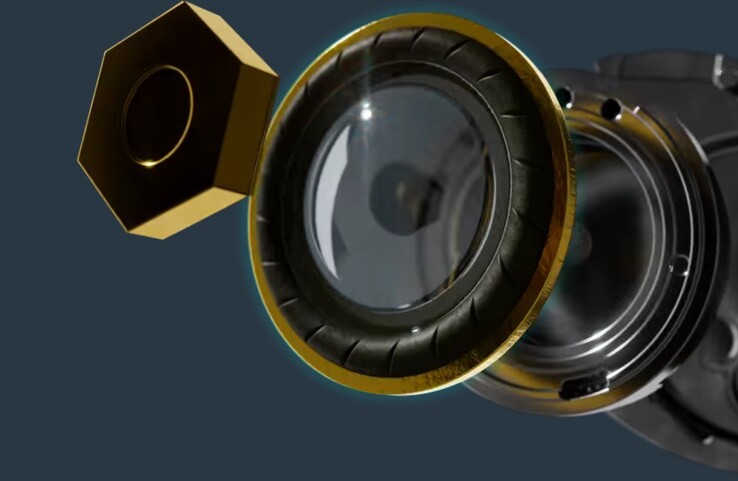 Her iki Glass Core modelinde de 10 mm cam diyafram kullanılırken (ortada), Glass Core Pro'da MEMS yüksek frekanslı sürücü (solda) eklenmiştir.