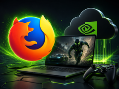 Ekranında bir oyun görünen oyun dizüstü bilgisayarı, üstünde Geforce Now ve Firefox marka logoları