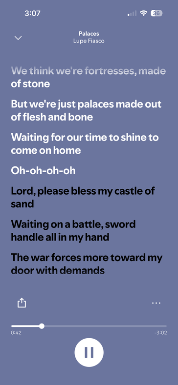 ...Spotify'daki şarkı sözleri sekmesine karşı.