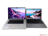 MacBook Pro 16 2021 (solda) ve MacBook Pro 14 2021 (sağda)