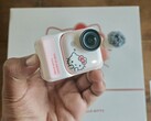 Insta360 Go Ultra Hello Kitty sınırlı sayıda üretilen aksiyon kamerası 200 dakikalık çalışma süresi sunuyor
