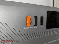 Sihirli Düğme 230 ve 120 V arasında geçiş yapar