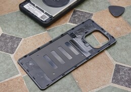 Gigaset GS6 Pro İncelemesi: Çıkarılabilir Arka Kapak ve Pil Özelliği