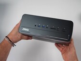 MSI Pro Max Edge AI Mini PC'nin ön tarafında bol miktarda G/Ç bağlantı noktası bulunuyor.