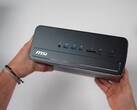 MSI Pro Max Edge AI Mini PC'nin ön tarafında bol miktarda G/Ç bağlantı noktası bulunuyor.