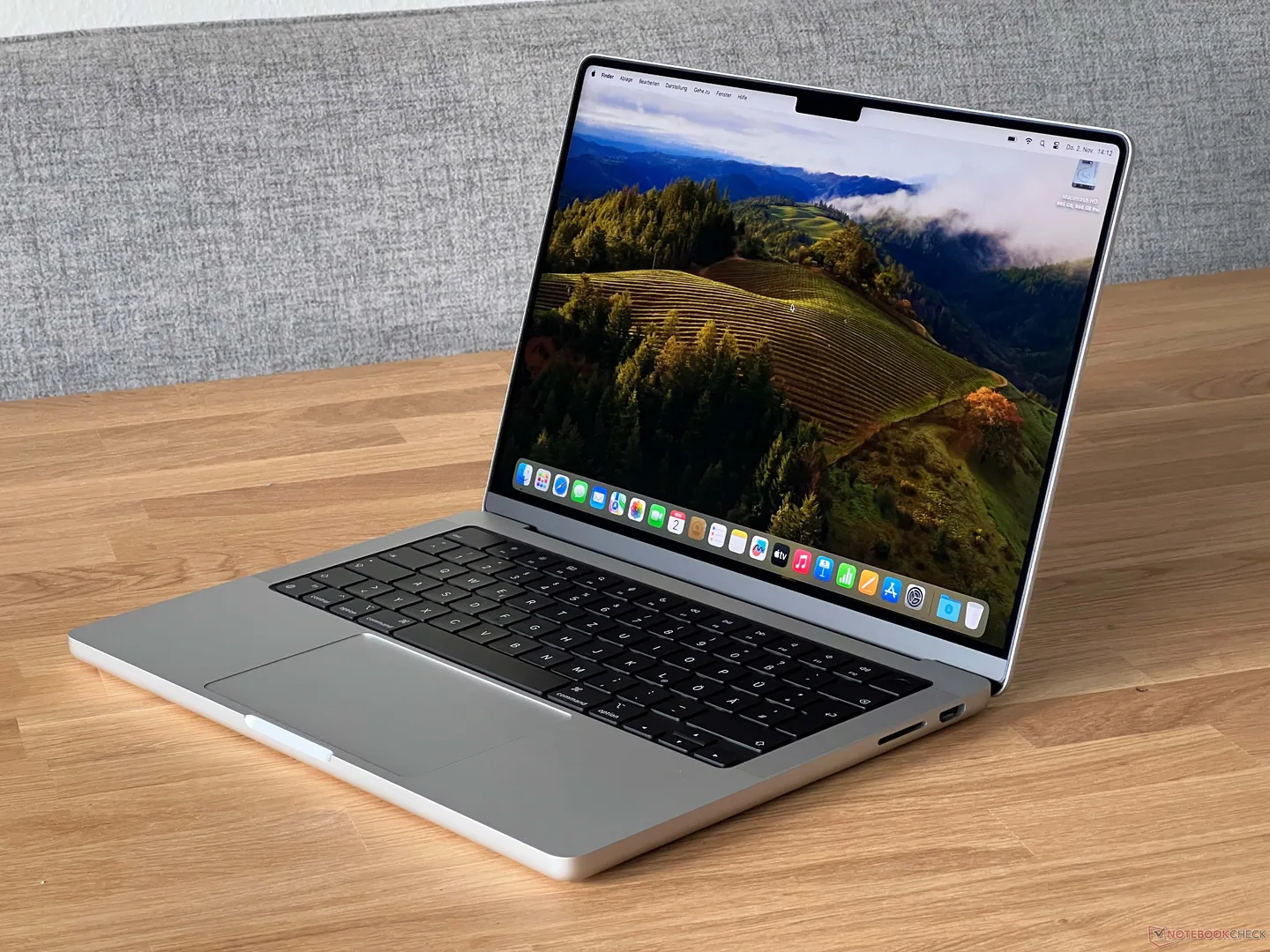 美品 MacBook Pro2023 M3 16/500GB 10コア　14㌅ IMG_1048-JPG-q82-w1440-h.webp