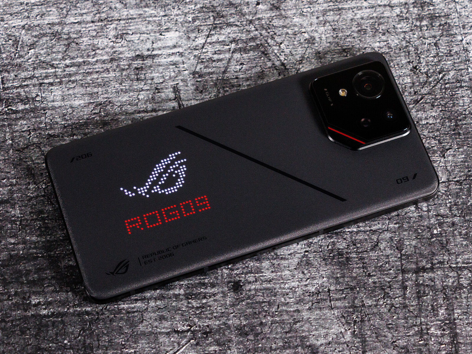 スマートフォン本体 ASUS ROG Phone 9 Pro 16GB 512GB Cooler X Asus ROG Phone 9 Pro - Notebookcheck-tr.com